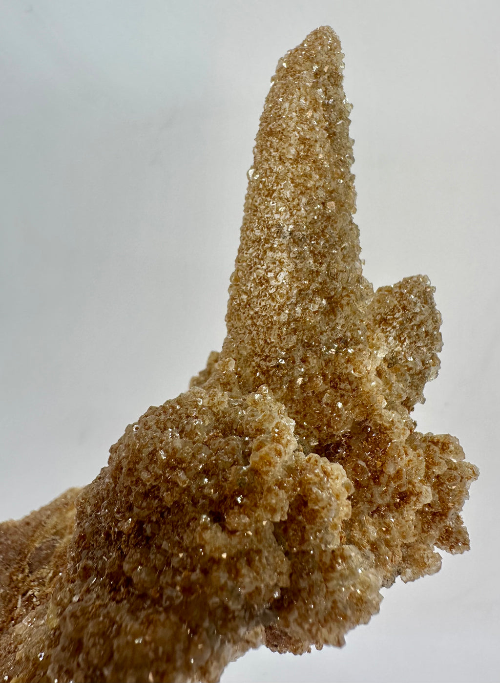 Recent Discovered Tan Micro‑Apophyllite Encrusting Quartz — Fengjiashan Mine, Hubei, China
