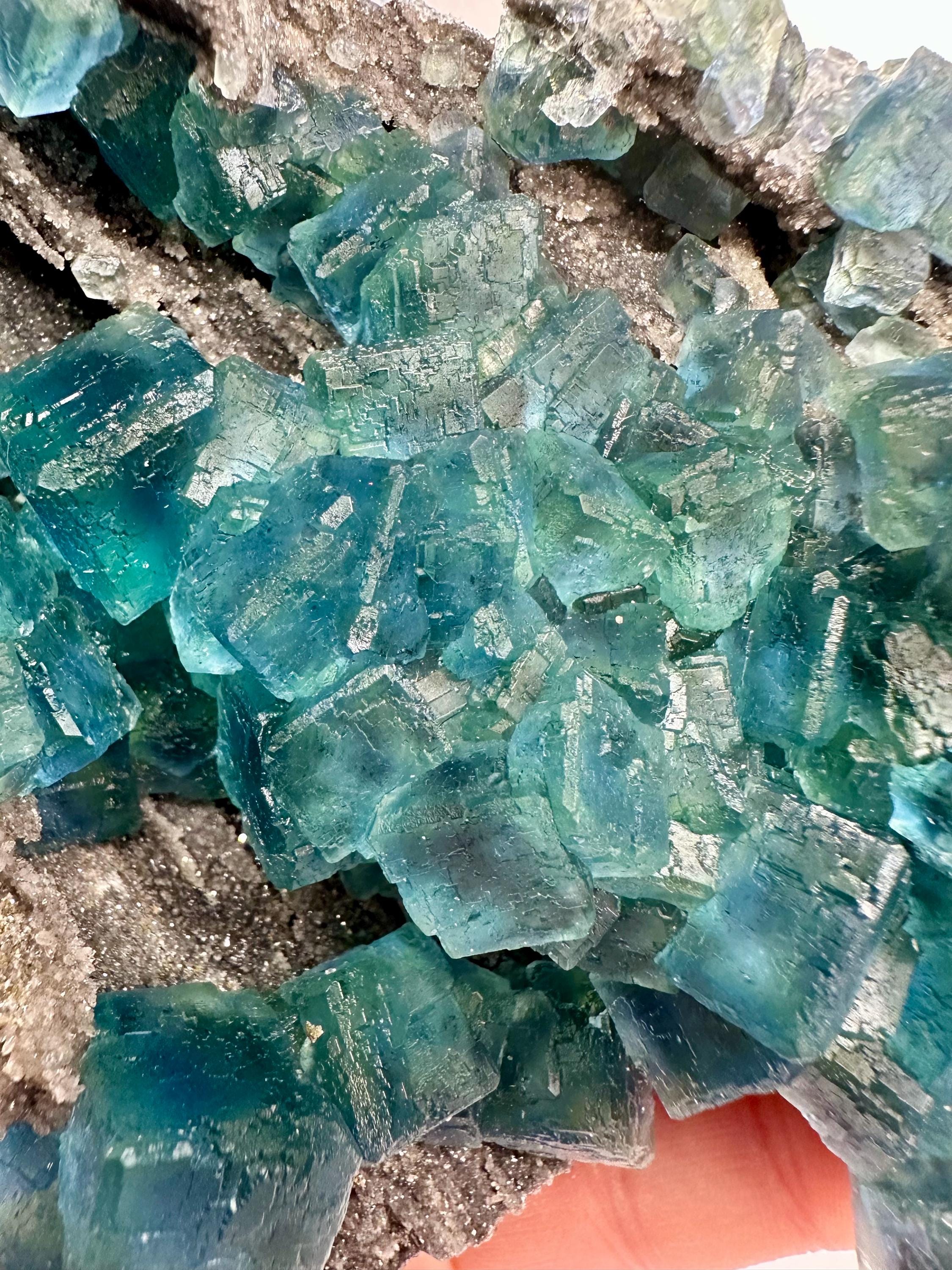615 Grams Pristine Blue–Green Zoned Fluorite Cluster on Sparkly Granular Quartz — With Etched Cubic Faces Quartz from Hunan Province, China