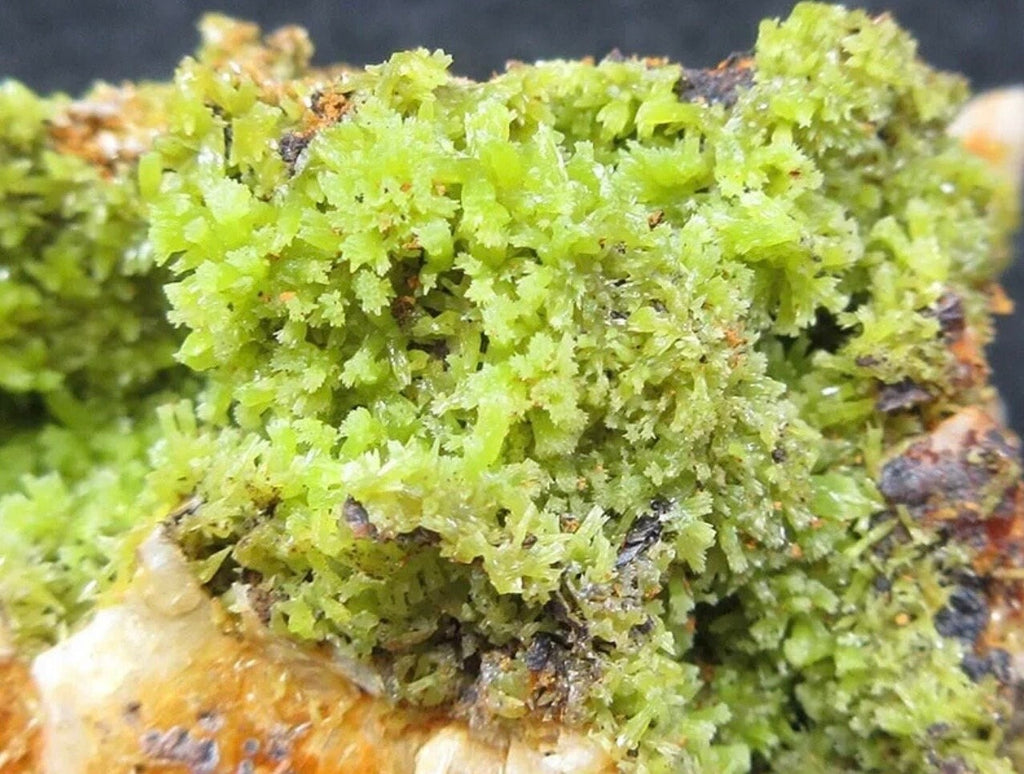 Very Sparkly Bright Green Pyromorphite Specimens / boitroyd or flower like formation