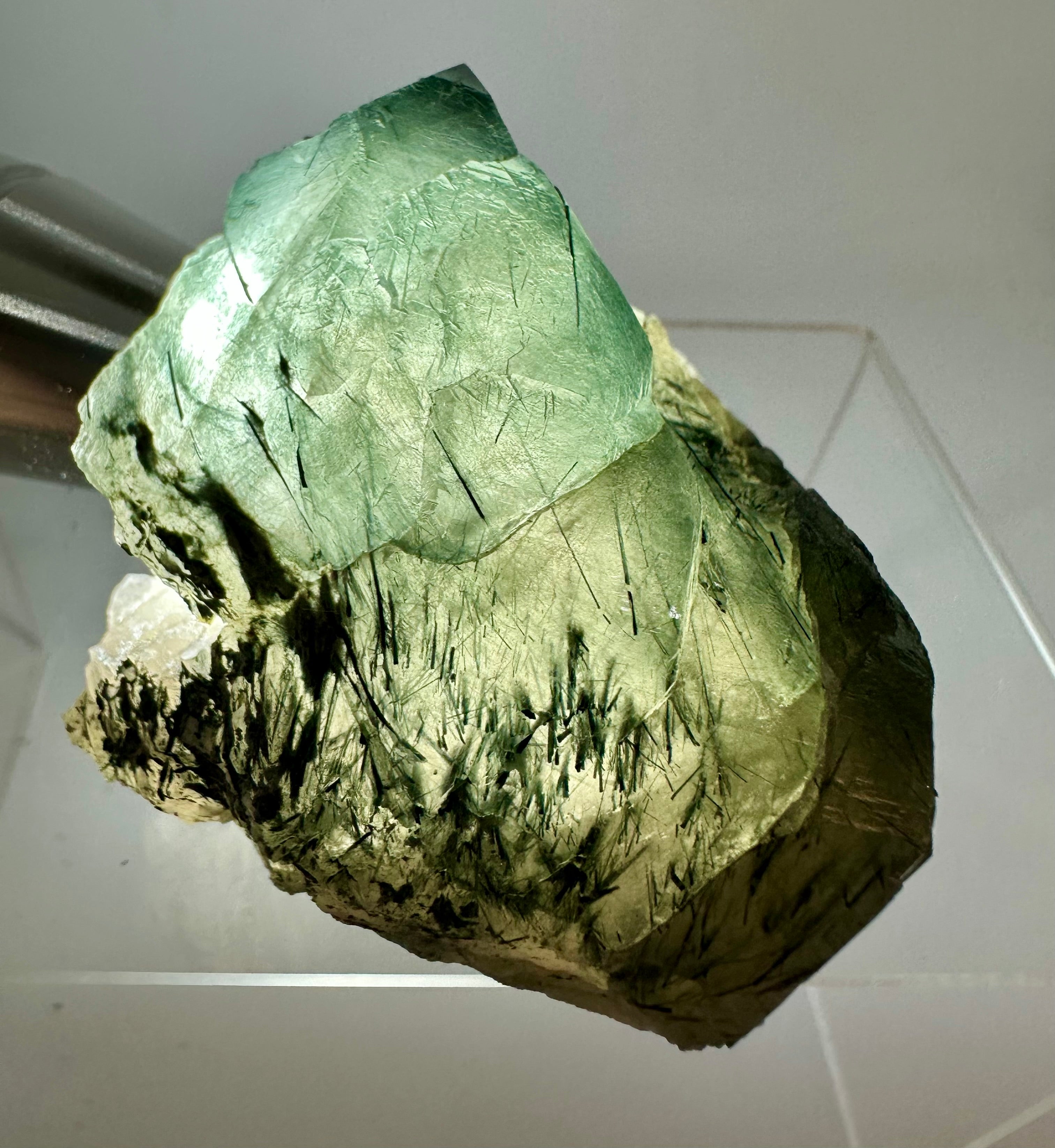 148 Grams Riebeckite-Rich Gwindel‑Like Quartz with Multiple Record Keepers — Skardu, Pakistan