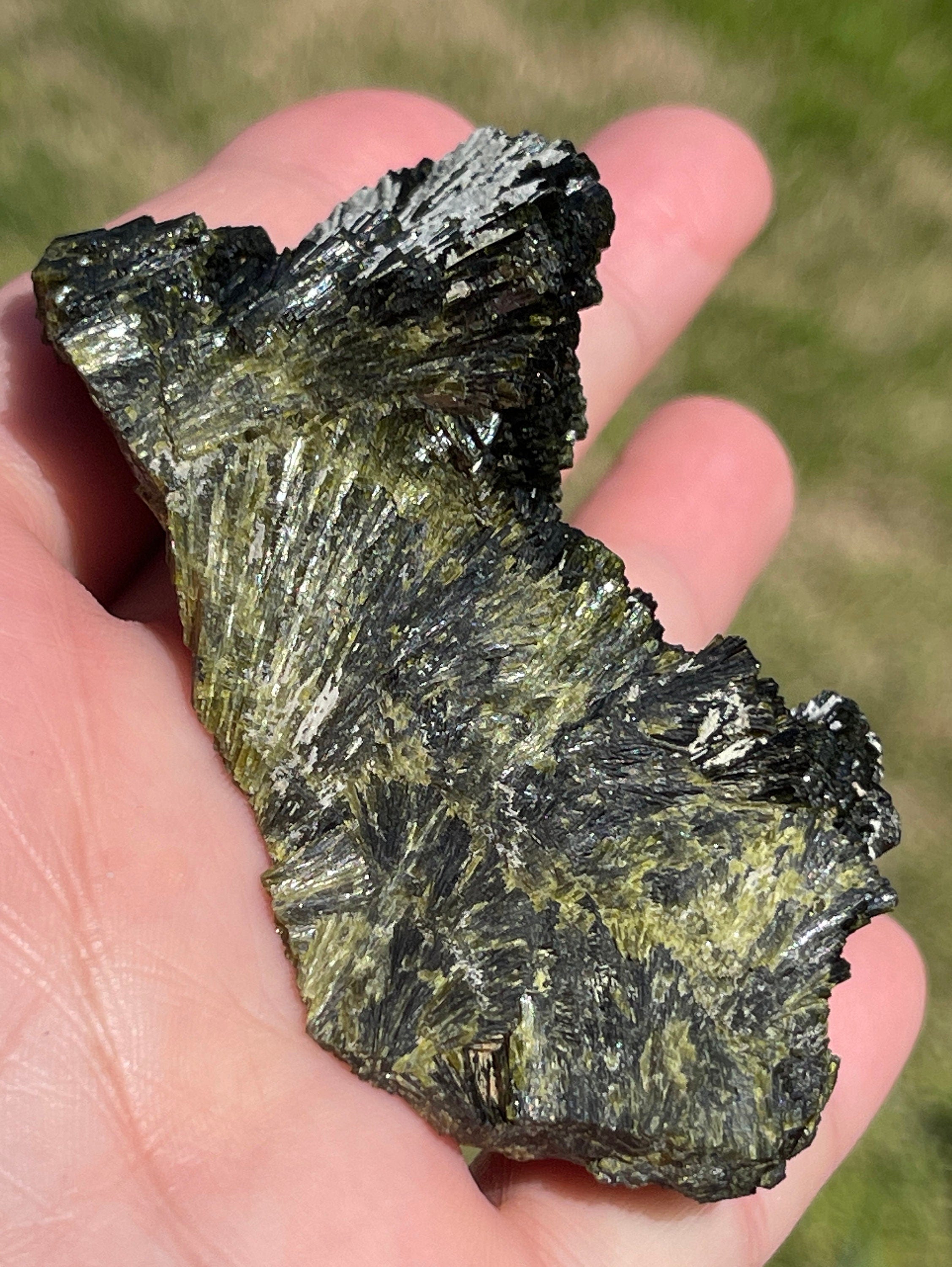 Very Sparkly Dark Green Epidote Fan Cluster