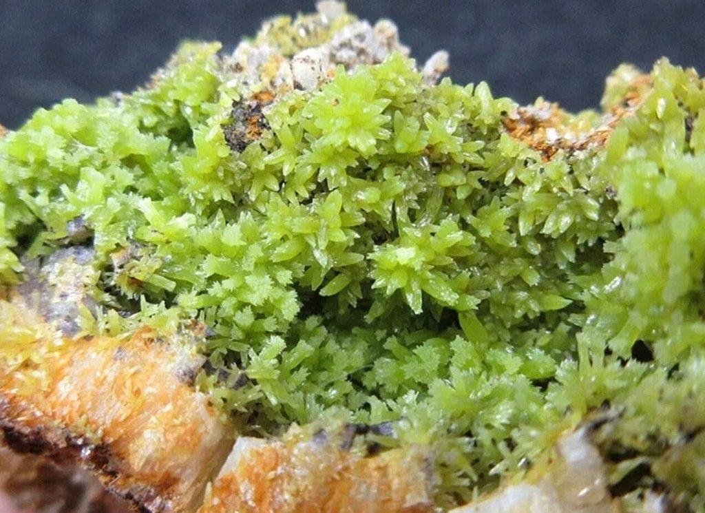 Very Sparkly Bright Green Pyromorphite Specimens / boitroyd or flower like formation