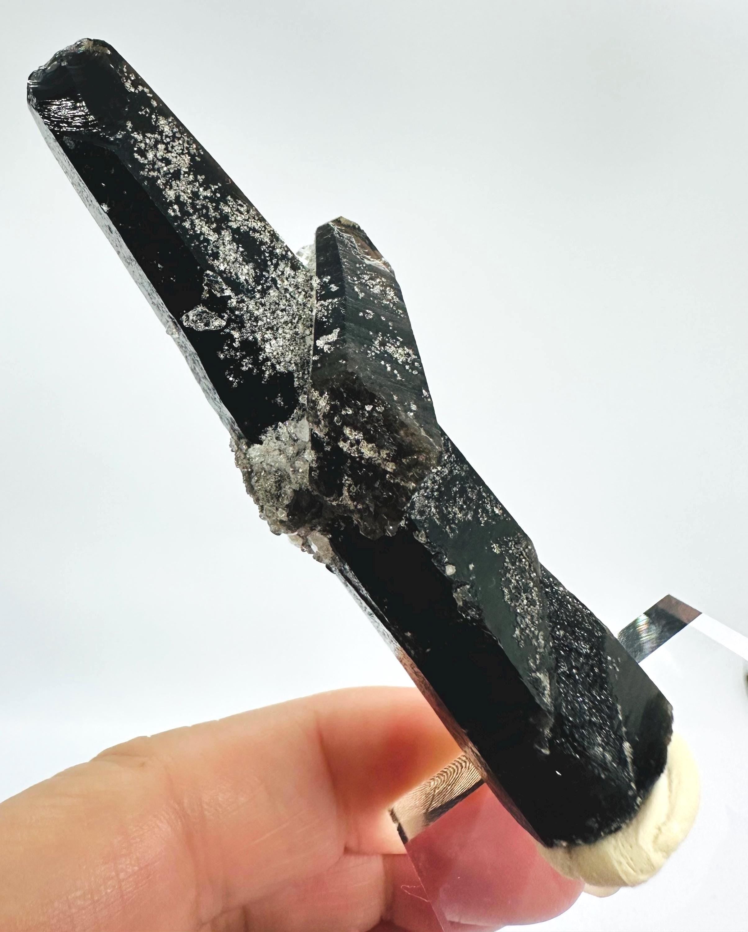 32 Grams Natural Lustrous Black Quartz with Intergrown Crystal and Sugary Zoning from Cristalina, Goiás, Brazil