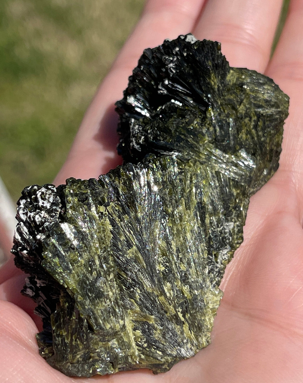 Very Sparkly Dark Green Epidote Fan Cluster