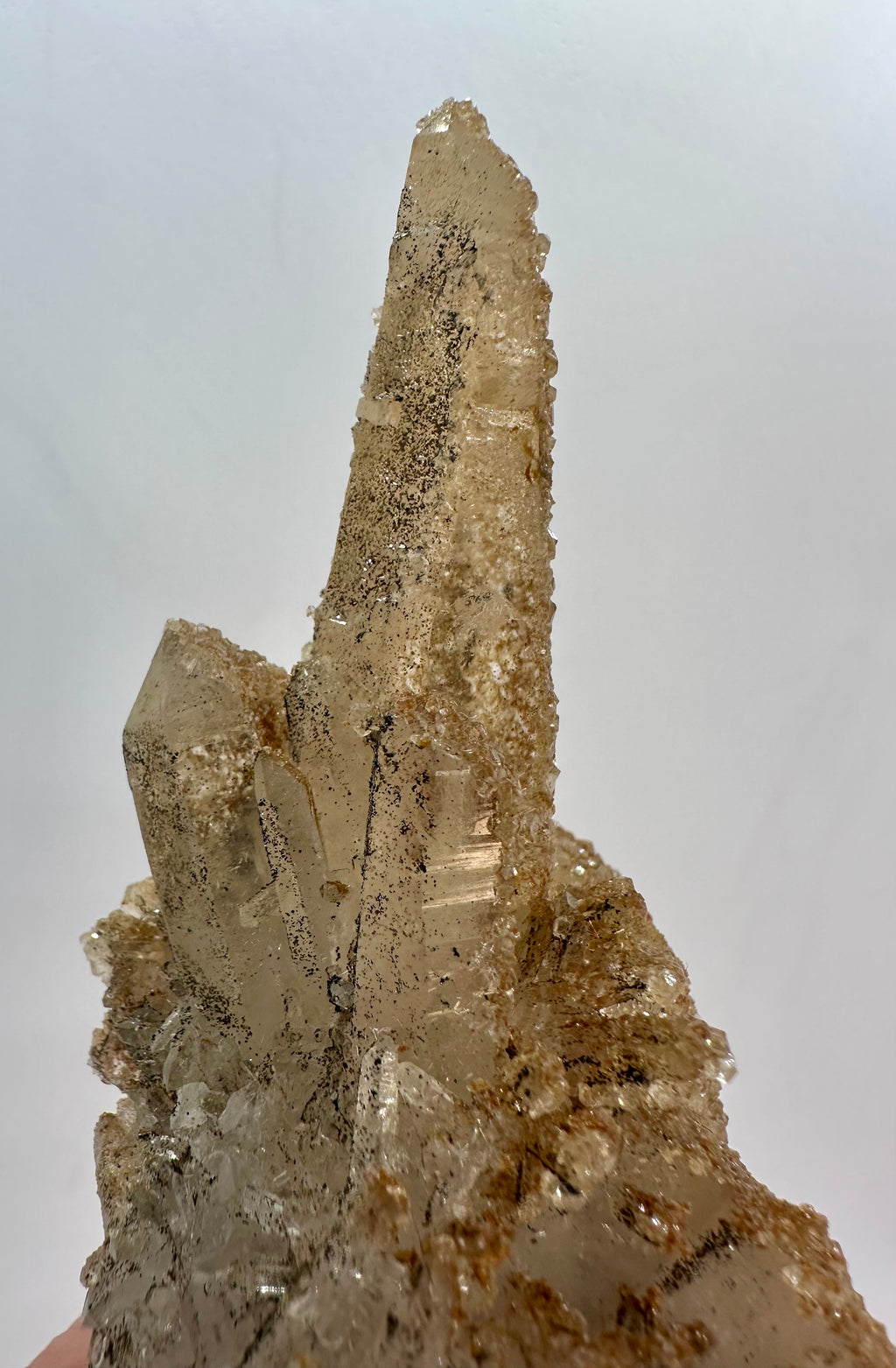 Recent Discovered Tan Micro‑Apophyllite Encrusting Quartz — Fengjiashan Mine, Hubei, China