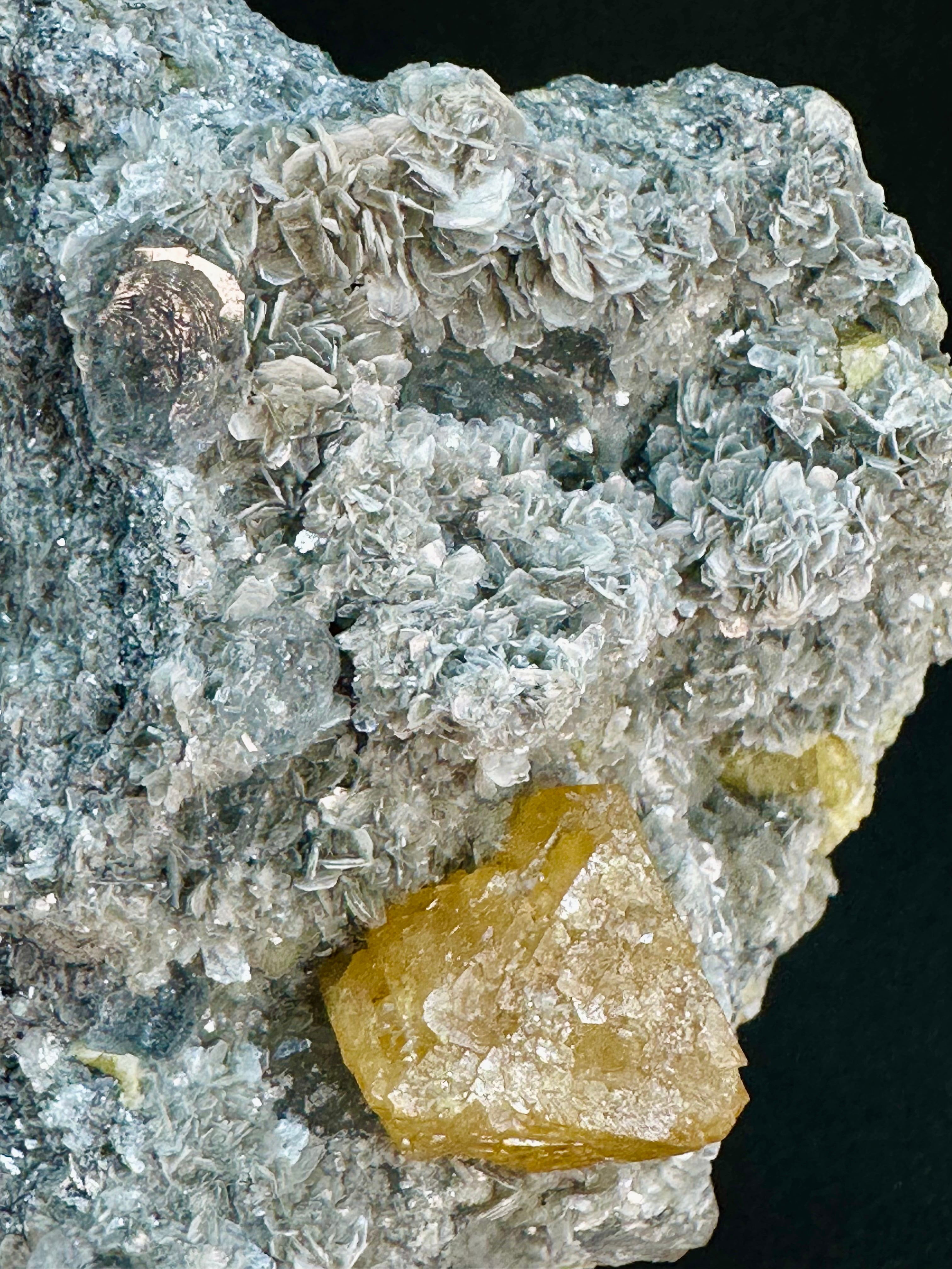 Clear Aquamarine, Golden Scheelite, and Silvery Muscovite from Mt. Xuebaoding, Pingwu County, Sichuan, China