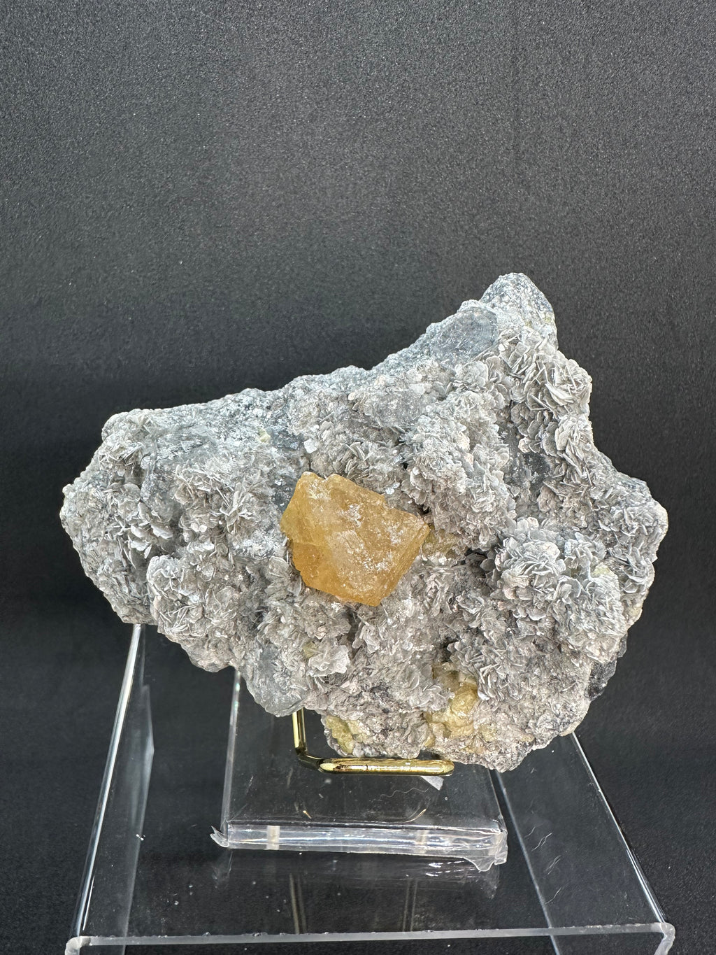 Clear Aquamarine, Golden Scheelite, and Silvery Muscovite from Mt. Xuebaoding, Pingwu County, Sichuan, China