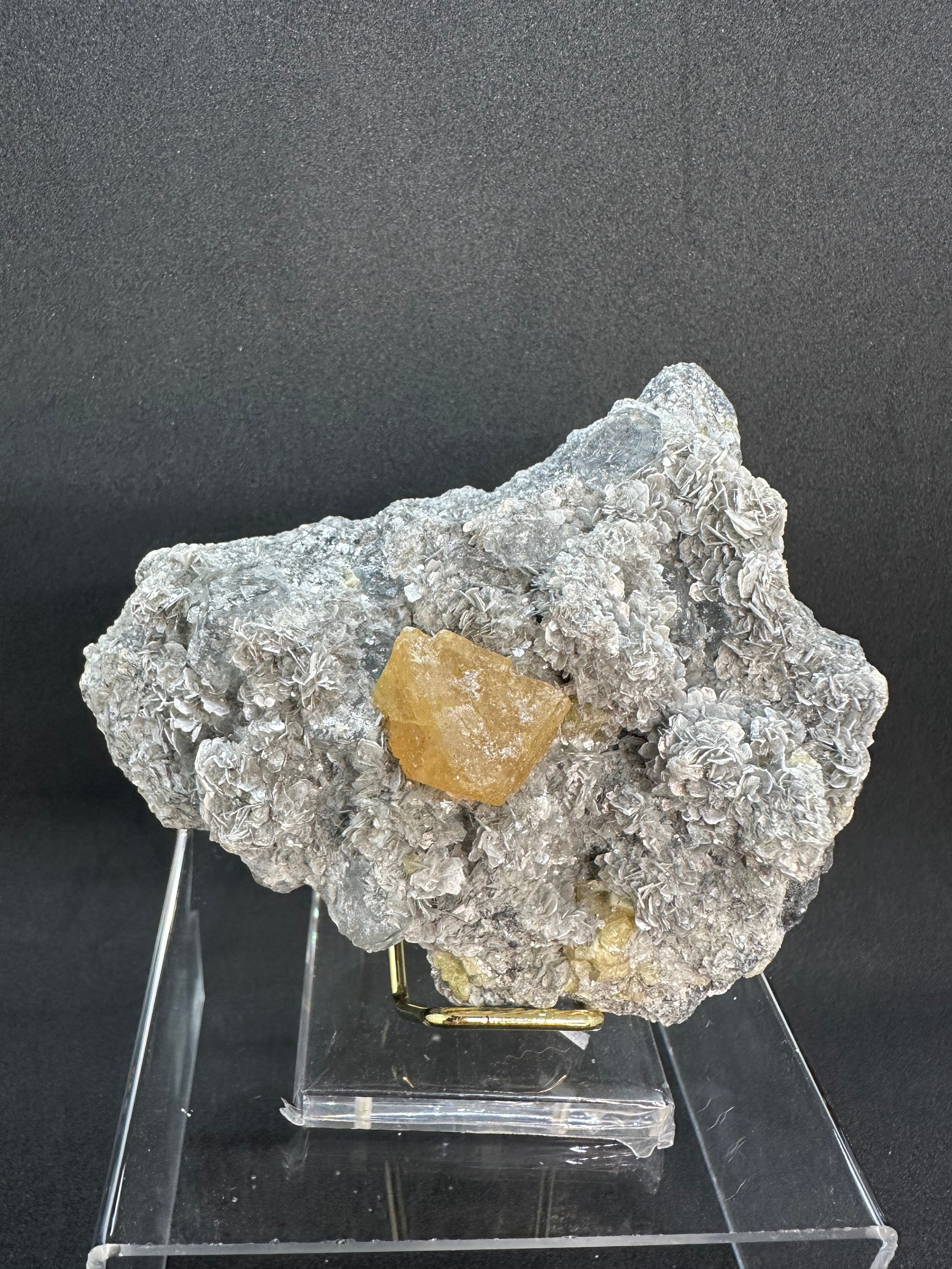 Clear Aquamarine, Golden Scheelite, and Silvery Muscovite from Mt. Xuebaoding, Pingwu County, Sichuan, China