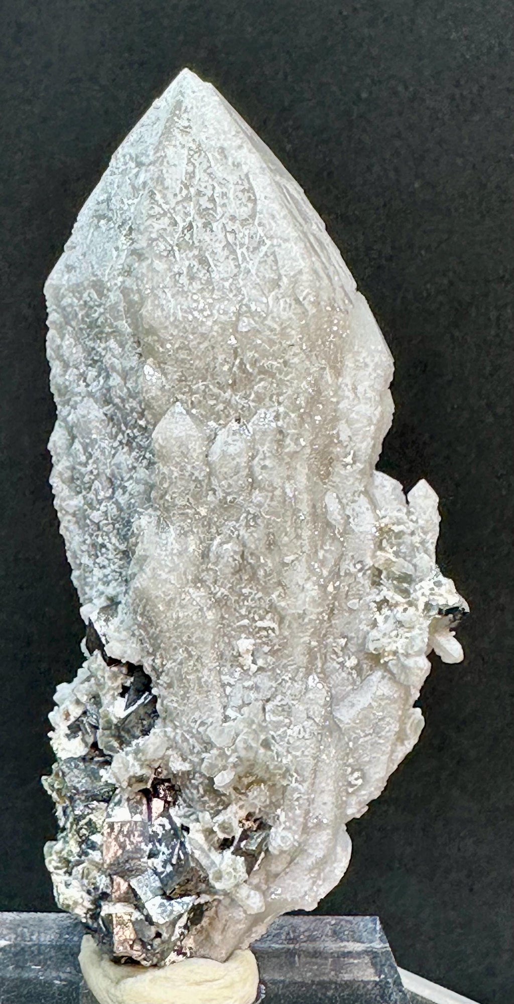 91 Grams Self Healed White Candle Quartz with Specularite Zoning from Bahía, Brazil