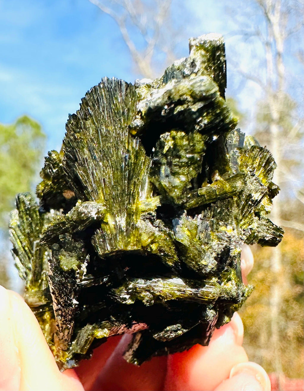 43 grams Lustrous Fan‑Like Intertwined Epidote Cluster — Shigar Valley, Pakistan